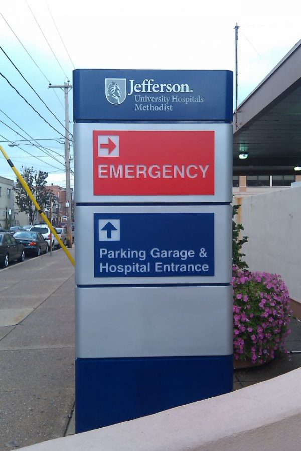 Jefferson emergency room directional sign